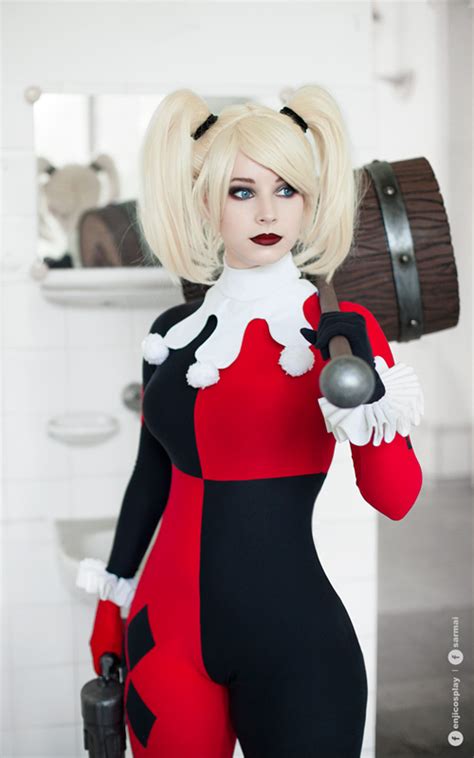 Vídeos pornôs com Harley Queen Cosplay 